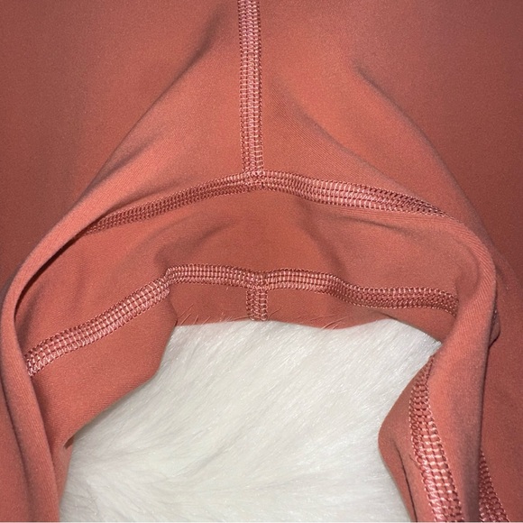 Lululemon Cross Leggings - Picture 7 of 13